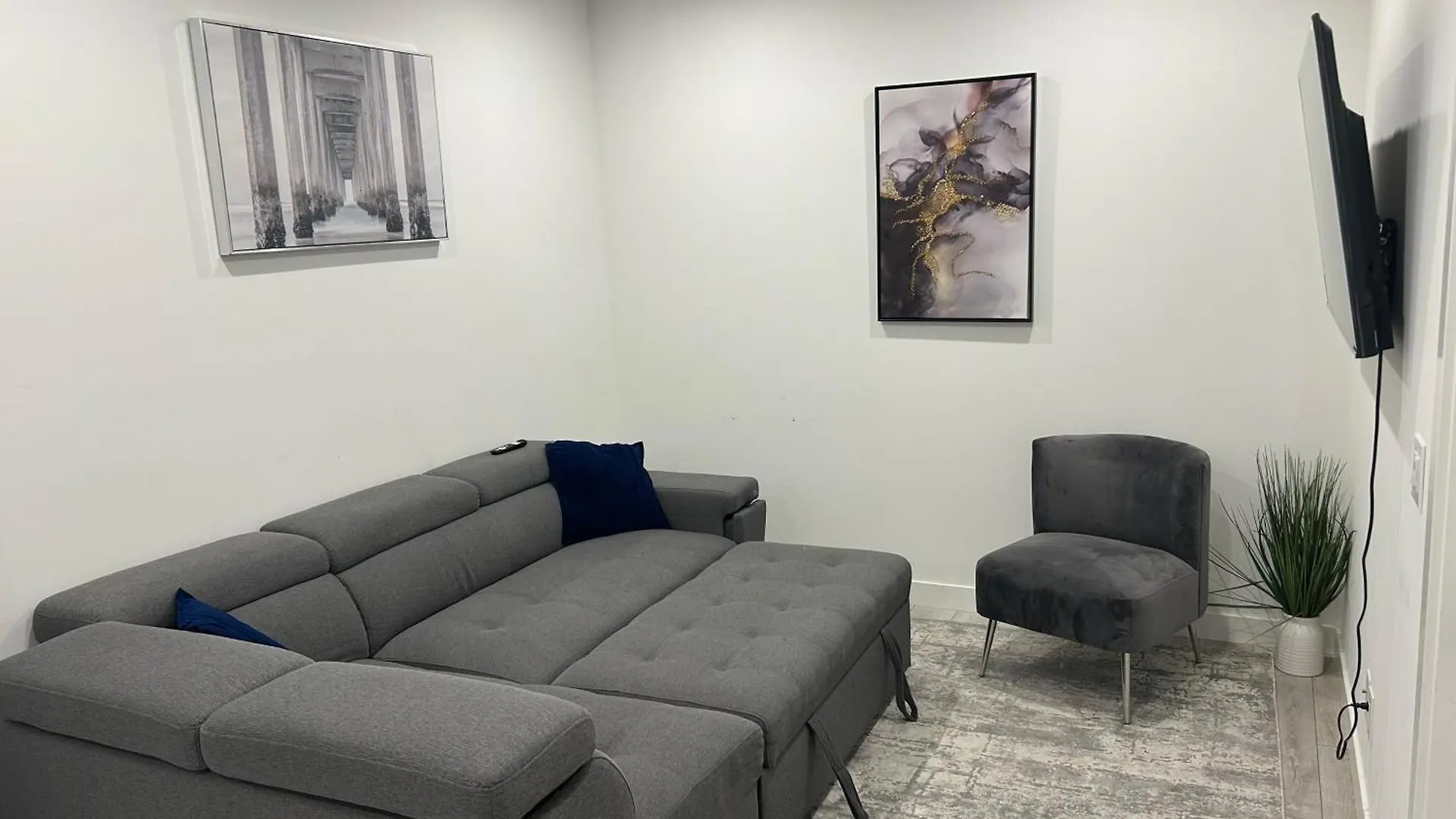 Private Very Spacious 2 Bed 1-Bedroom Basement Suite Sw Calgary Kanada