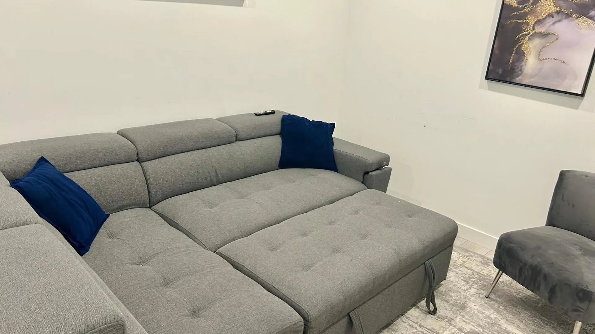 Private Very Spacious 2 Bed 1-Bedroom Basement Suite Sw Calgary Dom wakacyjny